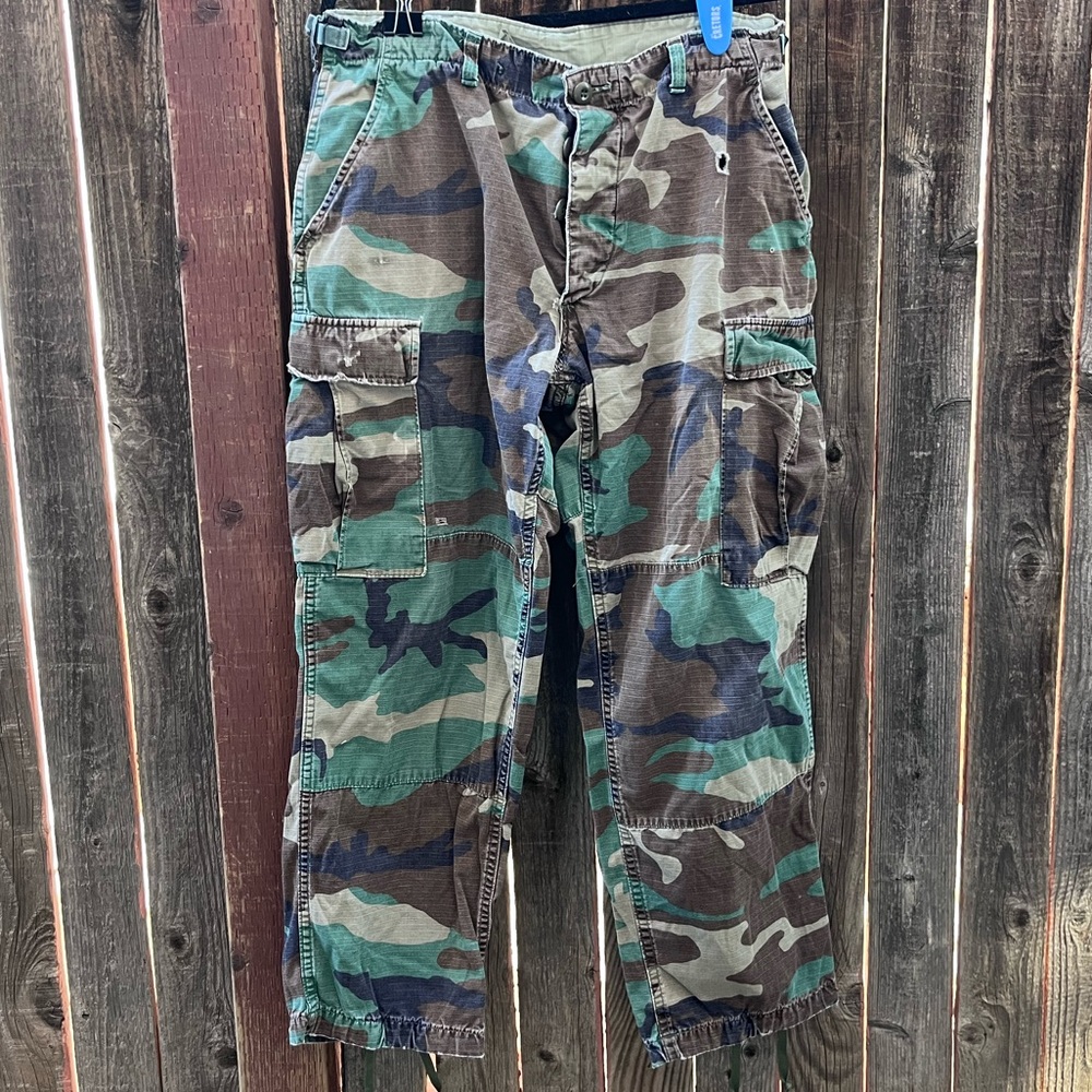 URBAN OUTFITTERS Distressed Camo Cargo Pants